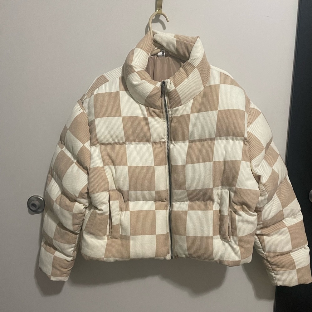 Checkered puffy coat